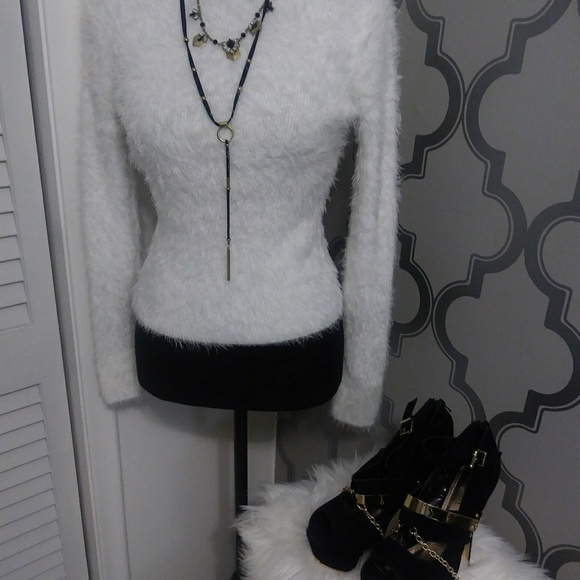 90s Inspired White Sweater Angora Rabbit Fuzzy Fur - Picture 5 of 6